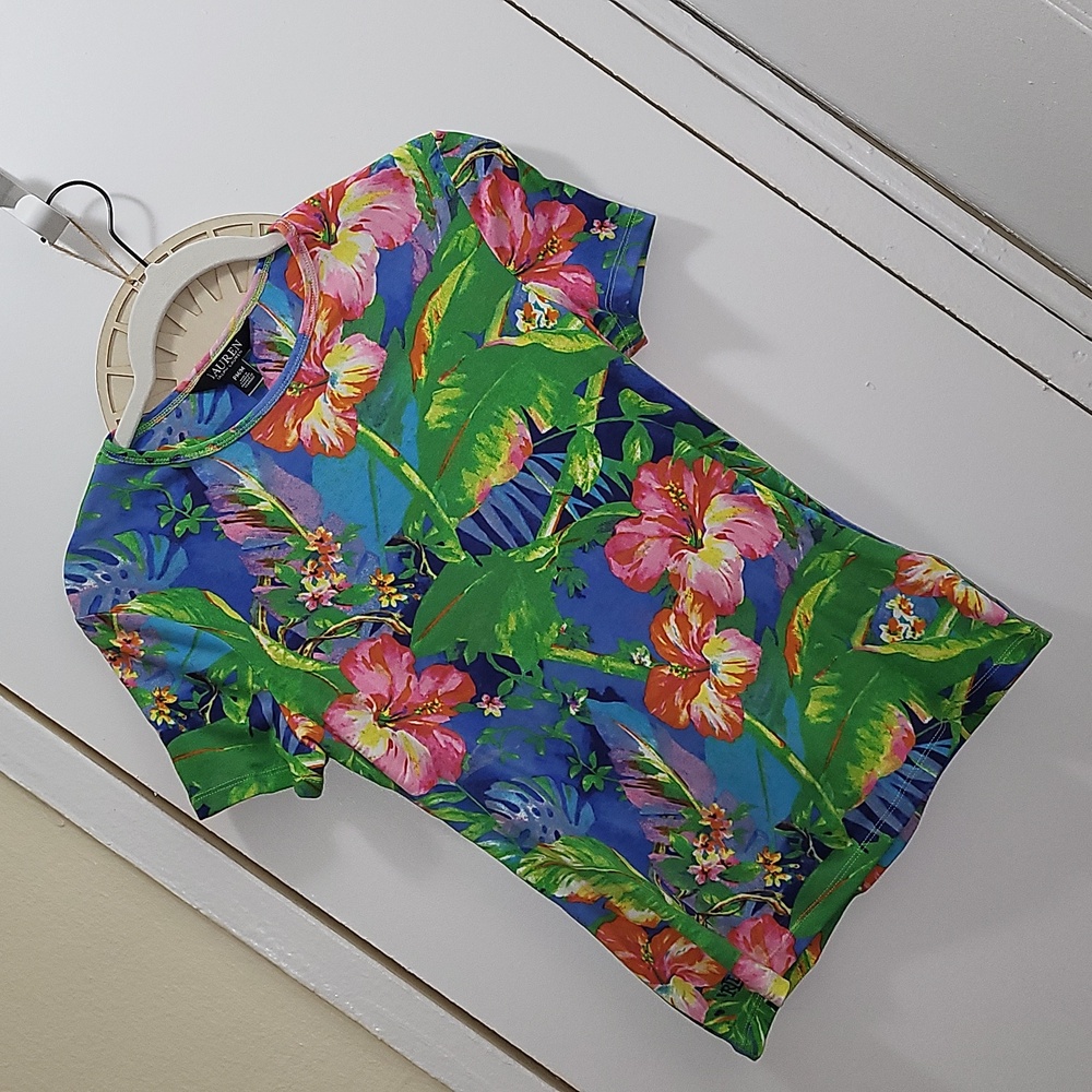 Ralph Lauren petite M floral tshirt